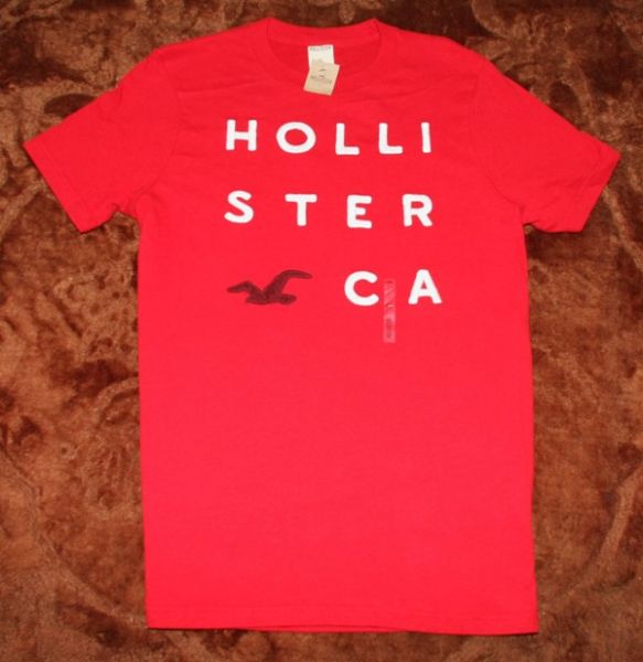 Camiseta Hollister na cor Vermelha Tamanho XL