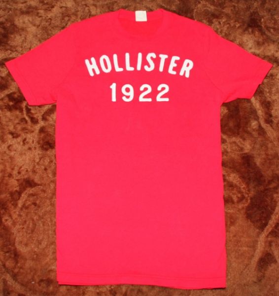 Camiseta Hollister na cor Vermelha Tamanho L